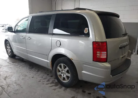 2010 Chrysler Town & Country Touring from USA, damaged, VIN 2A4RR5DX0AR193527